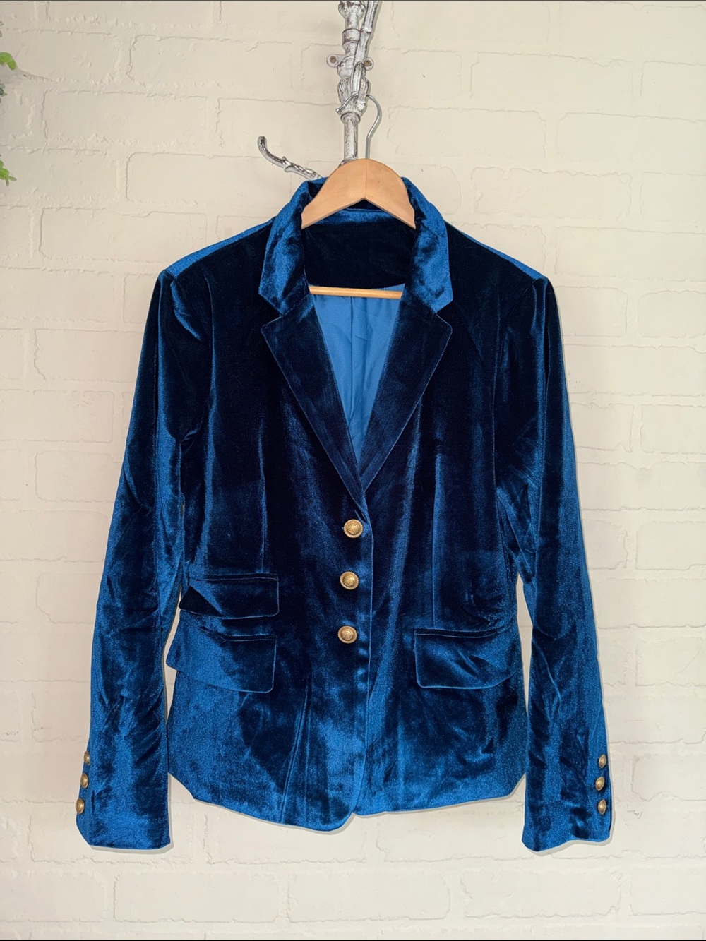 Blue Velvet Women's Blazer Jacket xl NEW no tags gold button accents